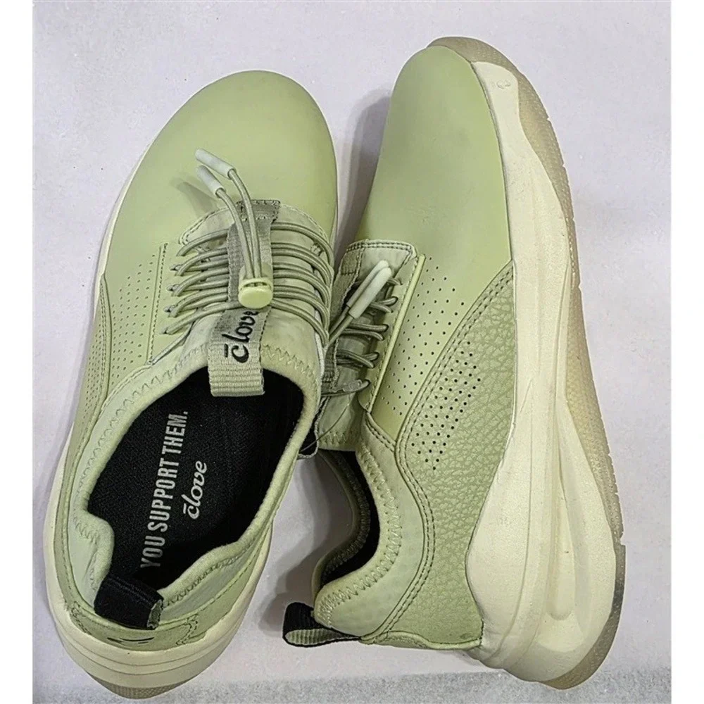 NWOT Clove 8 Classic Nursing Tennis Slip Resistant Shoes Moss Green 127482 - Picture 1 of 7